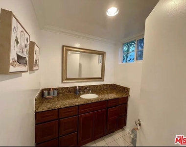 1115 22nd Street - Photo Thumbnail 1