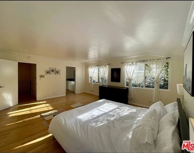 1115 22nd Street - Photo Thumbnail 24