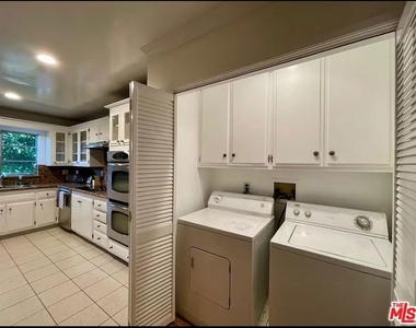 1115 22nd Street - Photo Thumbnail 2
