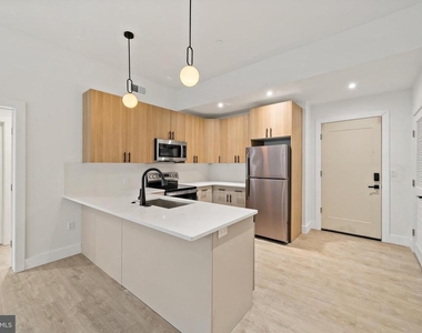 326 N 12th Street - Photo Thumbnail 17
