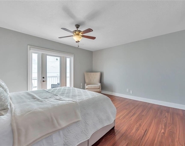 5172 Coquina Key Drive Se - Photo Thumbnail 14