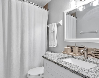 5172 Coquina Key Drive Se - Photo Thumbnail 25