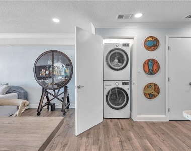 5172 Coquina Key Drive Se - Photo Thumbnail 12