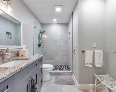 5172 Coquina Key Drive Se - Photo Thumbnail 18