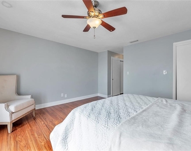 5172 Coquina Key Drive Se - Photo Thumbnail 17