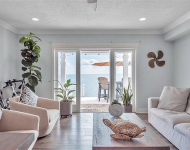 5172 Coquina Key Drive Se - Photo Thumbnail 11