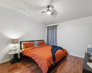 12224 Foxmoor Peak Drive - Photo Thumbnail 10