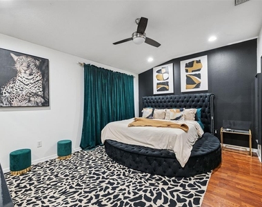 12224 Foxmoor Peak Drive - Photo Thumbnail 7