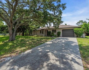 331 Burke Road - Photo Thumbnail 3