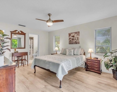 331 Burke Road - Photo Thumbnail 13