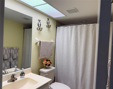 5700 Sheffield Greene Circle - Photo Thumbnail 16