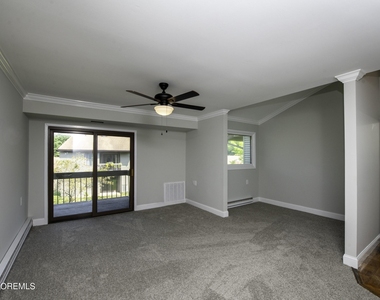 5b Auburn Court - Photo Thumbnail 4