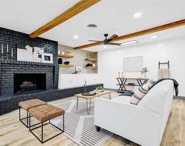 612 Circleview Drive S - Photo Thumbnail 4