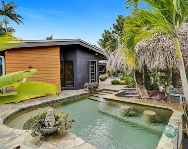 1613 Sw 5th Court - Photo Thumbnail 12