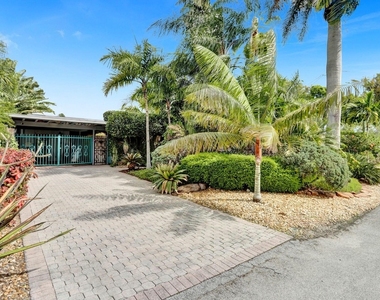 1613 Sw 5th Court - Photo Thumbnail 24