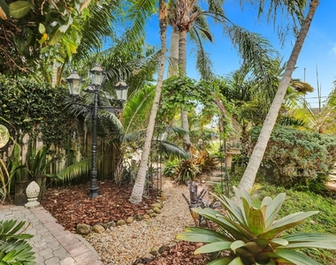 1613 Sw 5th Court - Photo Thumbnail 13