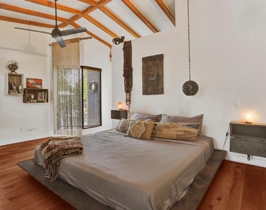 1613 Sw 5th Court - Photo Thumbnail 8