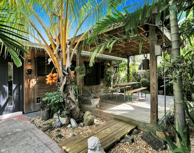 1613 Sw 5th Court - Photo Thumbnail 27