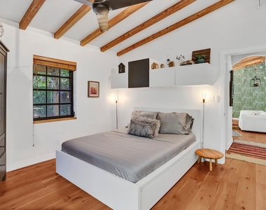 1613 Sw 5th Court - Photo Thumbnail 9