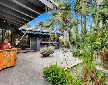 1613 Sw 5th Court - Photo Thumbnail 31