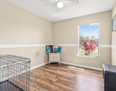 581 Nw Cornell Avenue - Photo Thumbnail 6