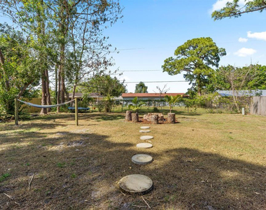 581 Nw Cornell Avenue - Photo Thumbnail 1