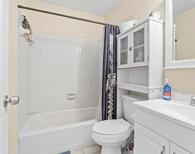 581 Nw Cornell Avenue - Photo Thumbnail 3