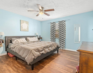 581 Nw Cornell Avenue - Photo Thumbnail 2