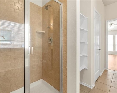 1729 Park Trails Boulevard - Photo Thumbnail 16