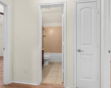 1729 Park Trails Boulevard - Photo Thumbnail 36