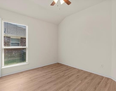 1729 Park Trails Boulevard - Photo Thumbnail 25
