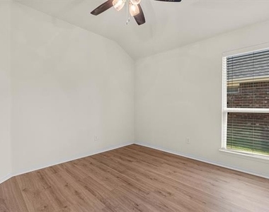 1729 Park Trails Boulevard - Photo Thumbnail 30