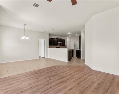 1729 Park Trails Boulevard - Photo Thumbnail 7