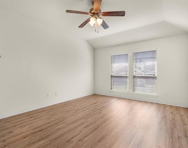 1729 Park Trails Boulevard - Photo Thumbnail 13