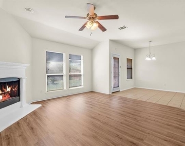 1729 Park Trails Boulevard - Photo Thumbnail 6