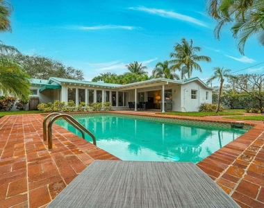 127 Miramar Way - Photo Thumbnail 21