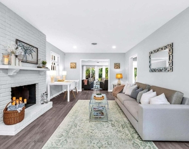 127 Miramar Way - Photo Thumbnail 4