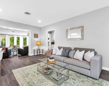 127 Miramar Way - Photo Thumbnail 6