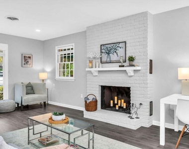 127 Miramar Way - Photo Thumbnail 5