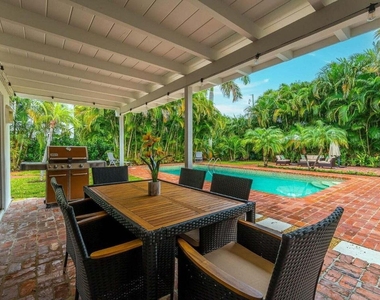 127 Miramar Way - Photo Thumbnail 19