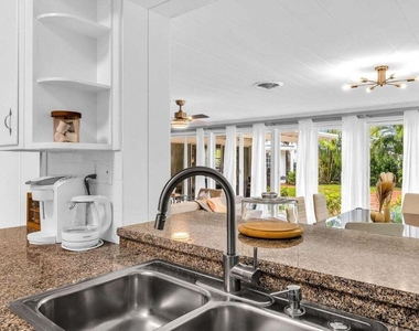 127 Miramar Way - Photo Thumbnail 9