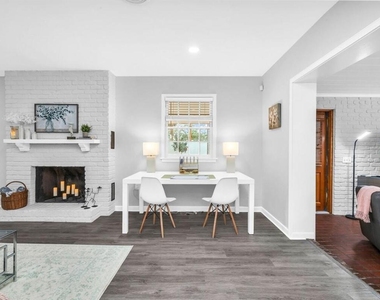 127 Miramar Way - Photo Thumbnail 3