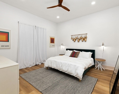 110 E Craig Pl - Photo Thumbnail 15