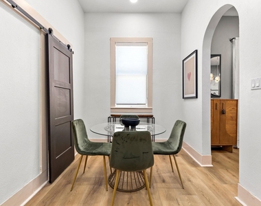 110 E Craig Pl - Photo Thumbnail 9