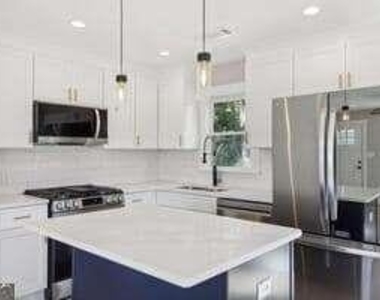 1560 Sams Street - Photo Thumbnail 3