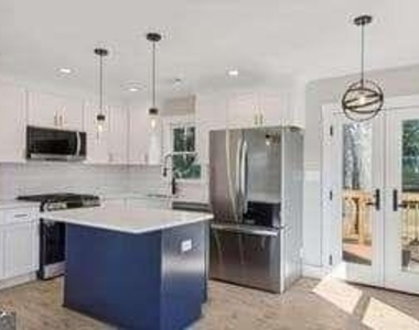 1560 Sams Street - Photo Thumbnail 4