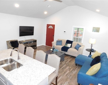 213 Claire Drive Se - Photo Thumbnail 2