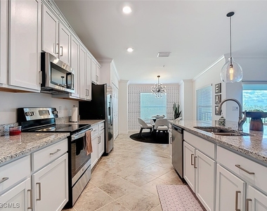 43031 Greenway Boulevard - Photo Thumbnail 14