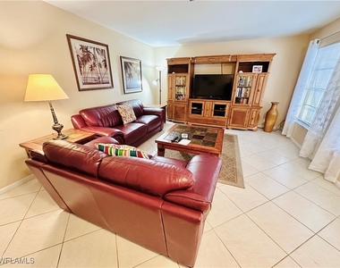 671 94th Avenue N - Photo Thumbnail 3