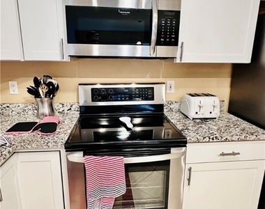 671 94th Avenue N - Photo Thumbnail 7